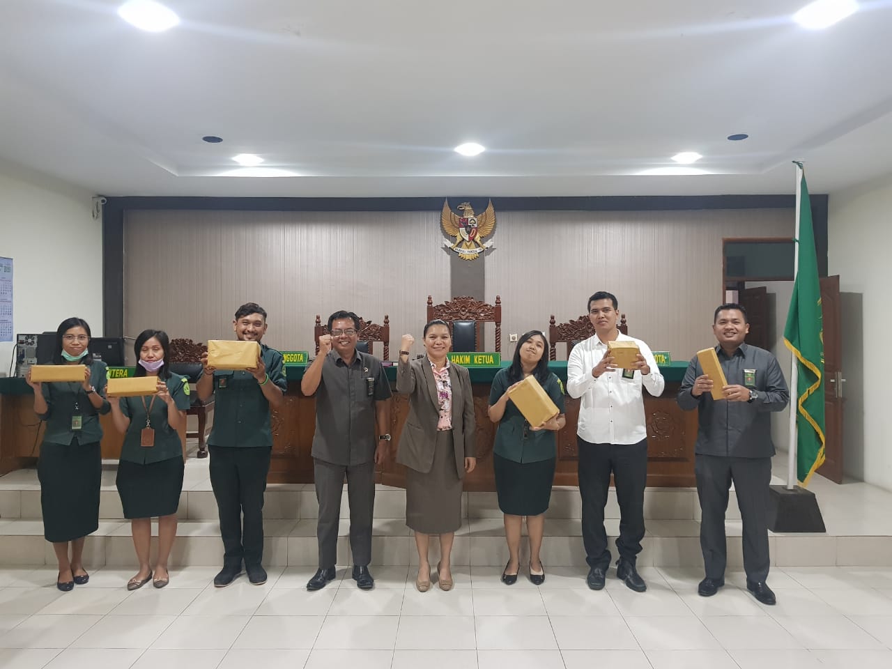 Pemberian Reward untuk Pegawai Pengadilan Negeri Balige Bulan Maret 2020